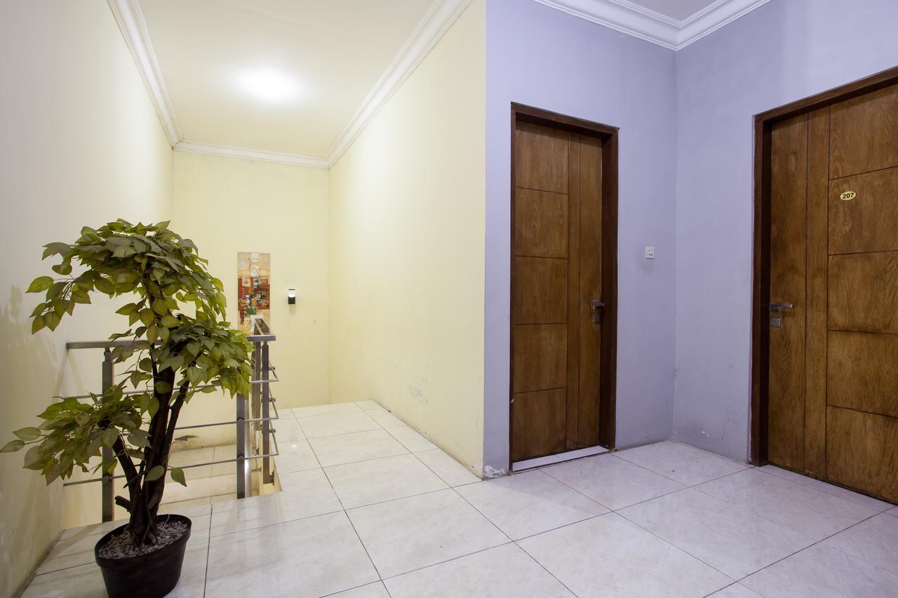 Reddoorz Near Marvel City Mall Wonotjolo Εξωτερικό φωτογραφία